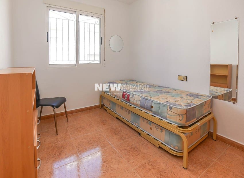 3 soveværelse Villa til salg i San Fulgencio med swimmingpool - € 185.000 (Ref: 9733899)