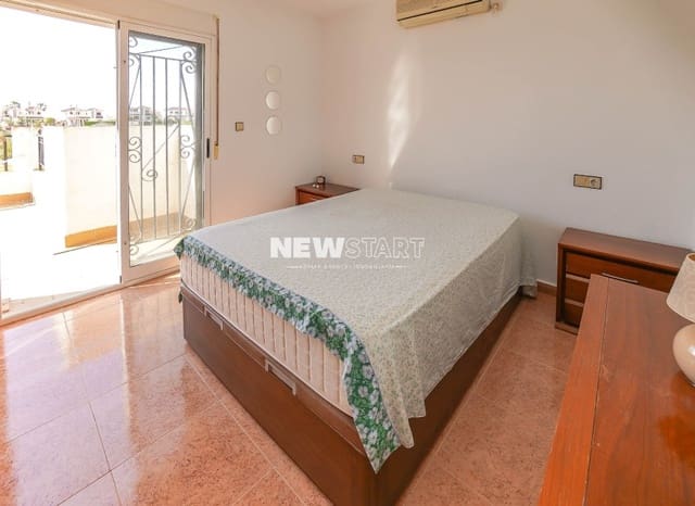 3 bedroom Villa for sale in San Fulgencio with pool - € 185,000 (Ref: 9733899)