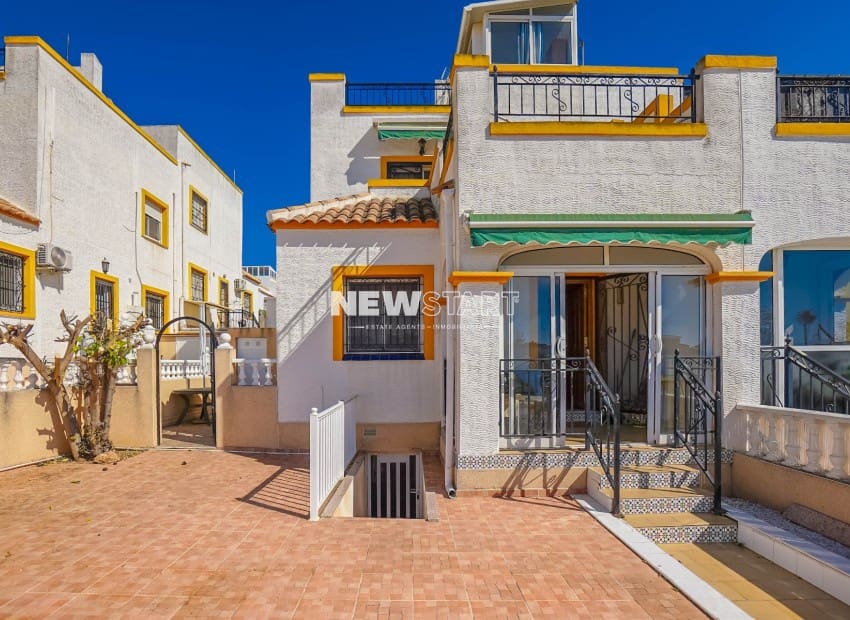 3 soveværelse Villa til salg i San Fulgencio med swimmingpool - € 185.000 (Ref: 9733899)