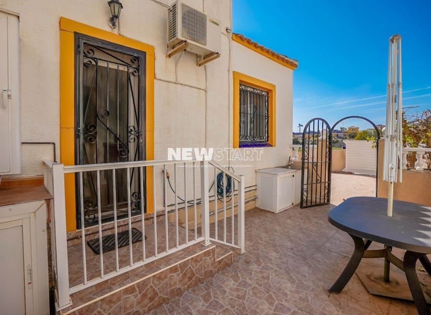 3 soveværelse Villa til salg i San Fulgencio med swimmingpool - € 185.000 (Ref: 9733899)