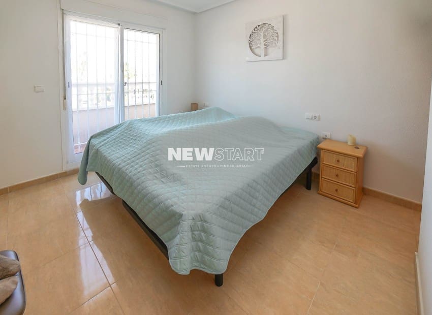 Chalet de 3 habitaciones en La Marina en venta con piscina garaje - 184.900 € (Ref: 9733900)