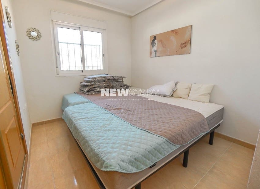 Chalet de 3 habitaciones en La Marina en venta con piscina garaje - 184.900 € (Ref: 9733900)