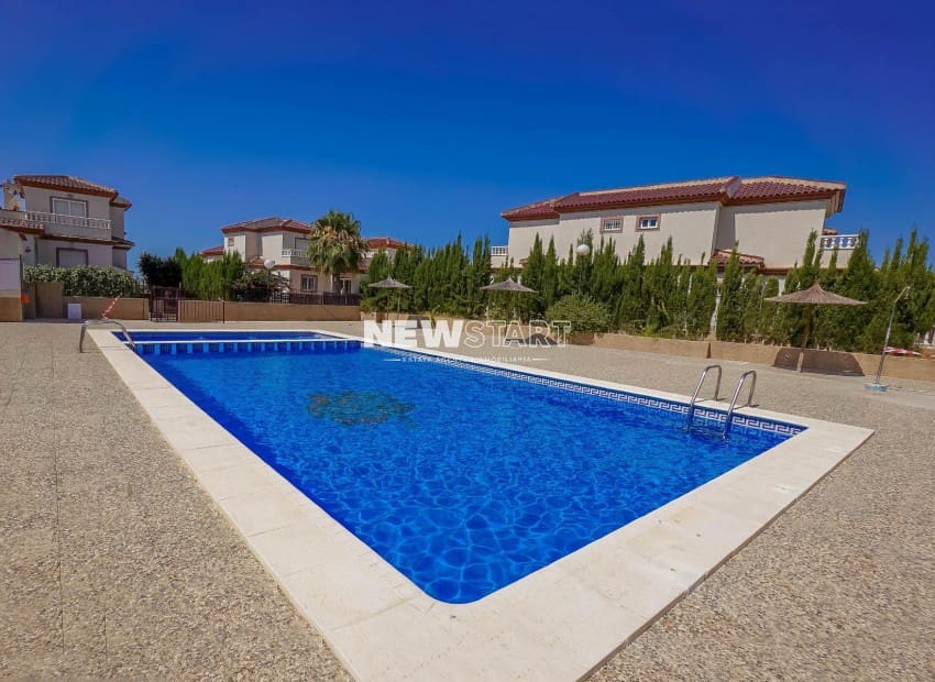 Chalet de 3 habitaciones en La Marina en venta con piscina garaje - 184.900 € (Ref: 9733900)