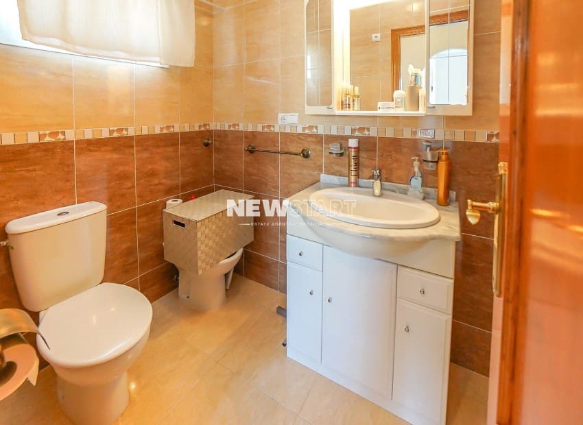 Chalet de 3 habitaciones en La Marina en venta con piscina garaje - 184.900 € (Ref: 9733900)