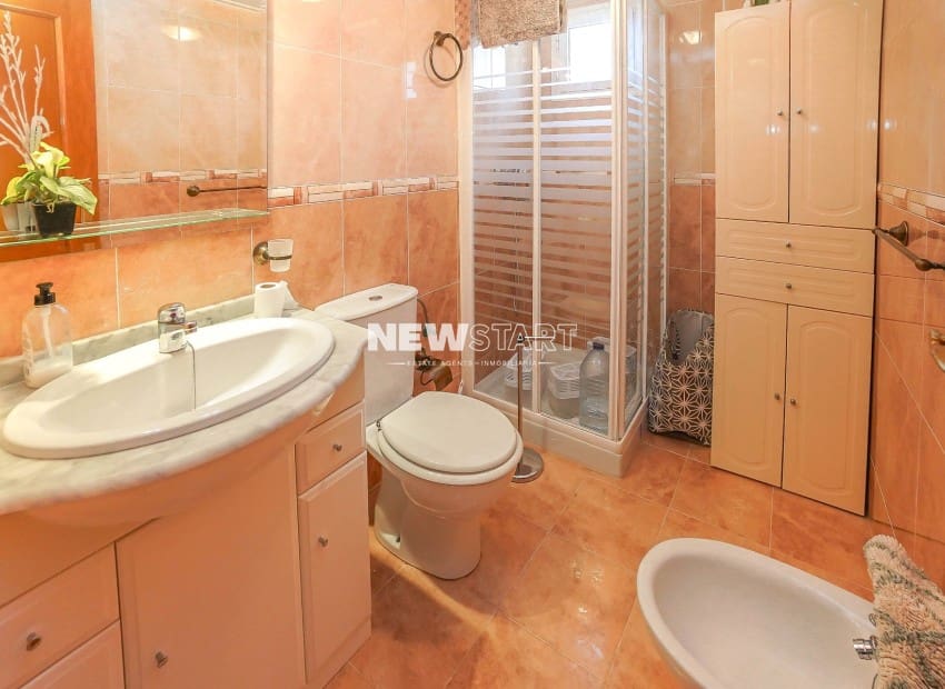 Chalet de 3 habitaciones en La Marina en venta con piscina garaje - 184.900 € (Ref: 9733900)