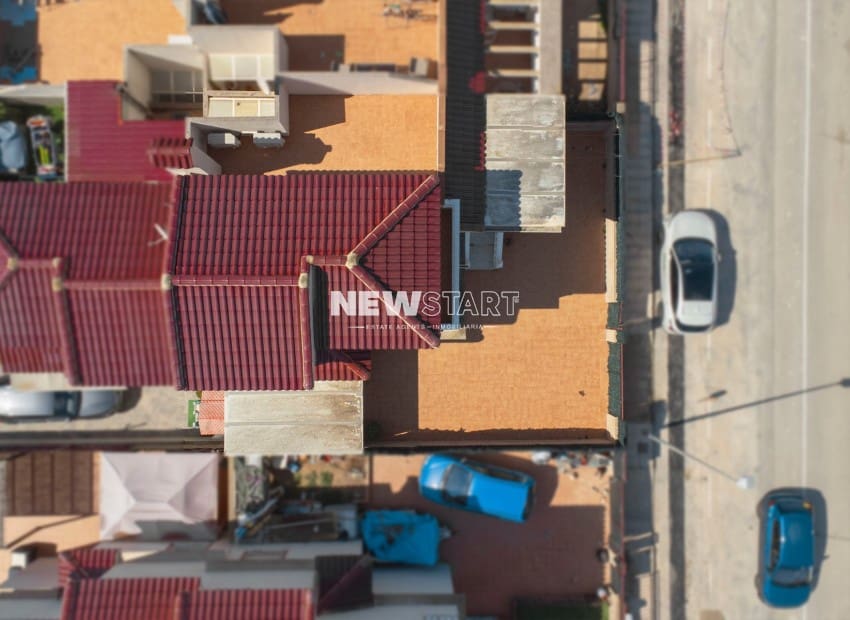 Chalet de 3 habitaciones en La Marina en venta con piscina garaje - 184.900 € (Ref: 9733900)