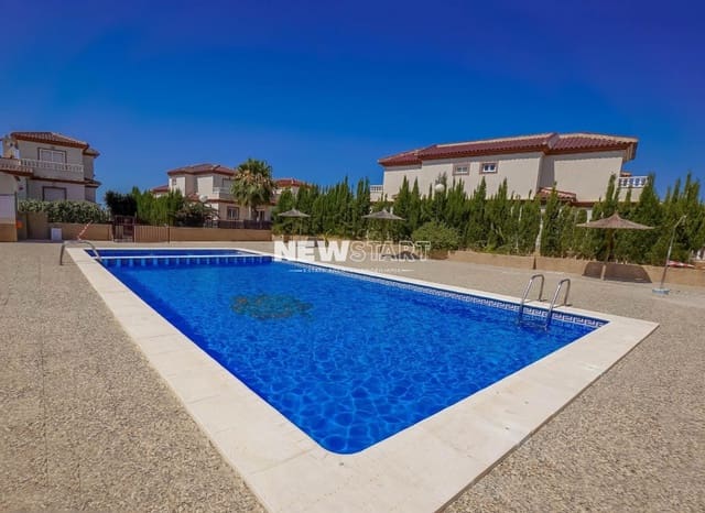 Chalet de 3 habitaciones en La Marina, Elche / Elx en venta con piscina garaje - 184.900 € (Ref: 9733900)