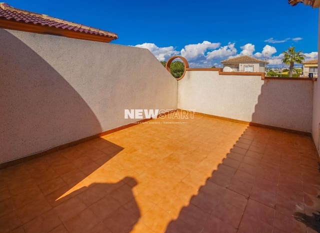 Chalet de 3 habitaciones en La Marina, Elche / Elx en venta con piscina garaje - 184.900 € (Ref: 9733900)