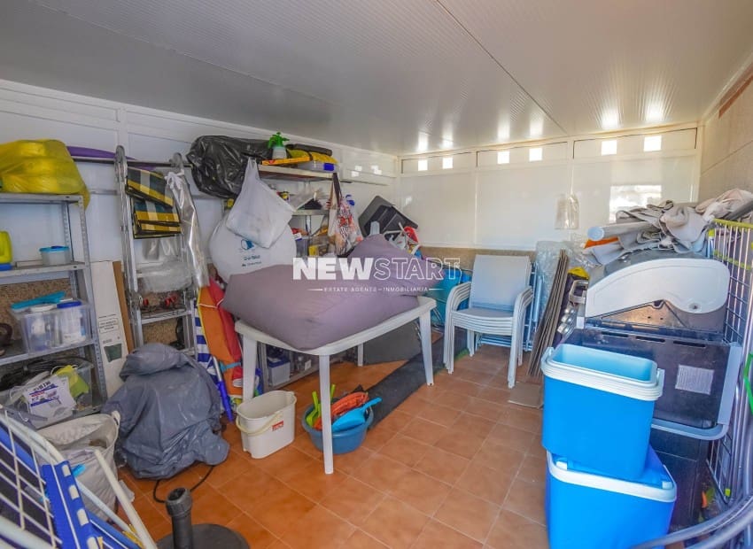 Chalet de 3 habitaciones en La Marina en venta con piscina garaje - 184.900 € (Ref: 9733900)