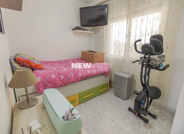 3 chambre Villa/Maison à vendre à La Marina, Elche / Elx avec piscine garage - 309 999 € (Ref: 9744226)