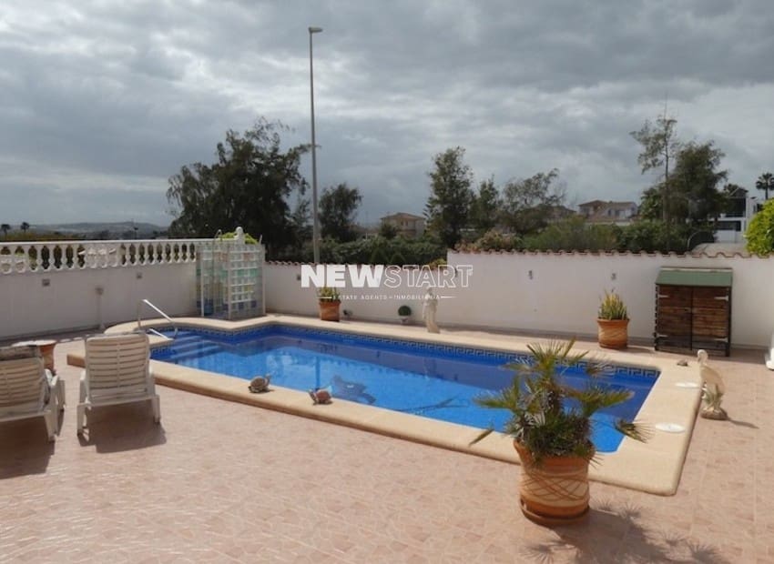 3 quarto Bungalow para venda em San Fulgencio com piscina - 360 000 € (Ref: 9756688)