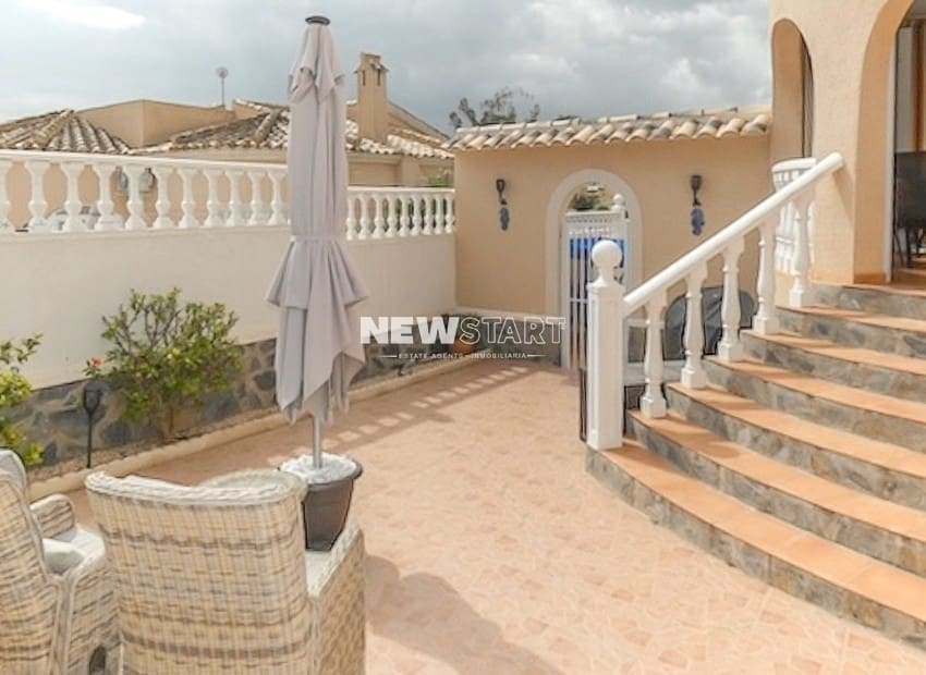 3 quarto Bungalow para venda em San Fulgencio com piscina - 360 000 € (Ref: 9756688)