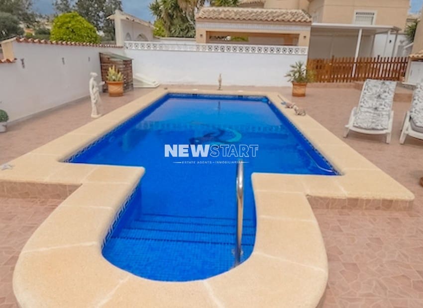 3 quarto Bungalow para venda em San Fulgencio com piscina - 360 000 € (Ref: 9756688)