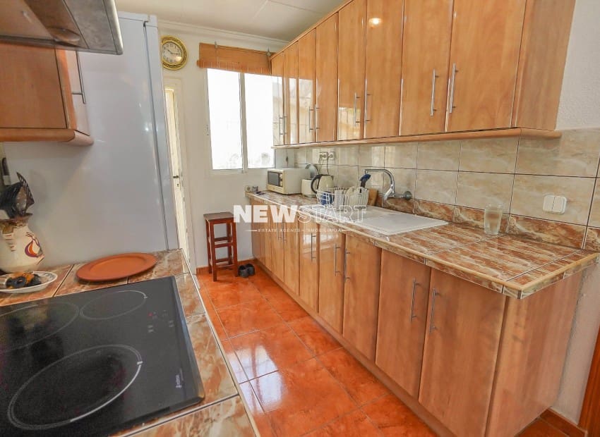 2 makuuhuone Huvila myytävänä paikassa La Marina mukana 
autotalli - 199 950 € (Ref: 9761496)