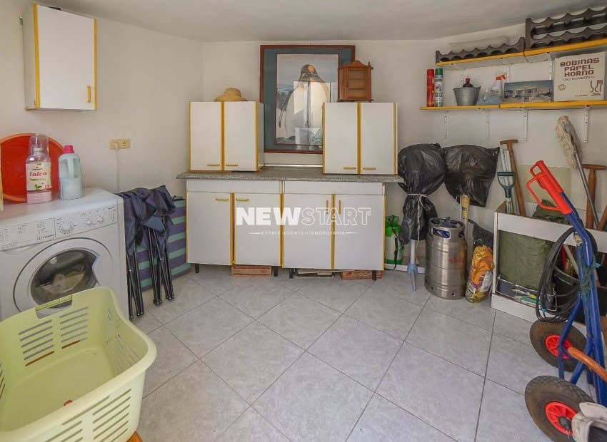 2 makuuhuone Huvila myytävänä paikassa La Marina mukana 
autotalli - 199 950 € (Ref: 9761496)