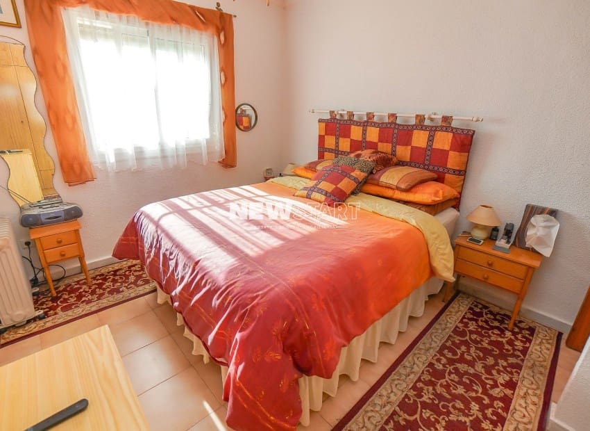 2 makuuhuone Huvila myytävänä paikassa La Marina mukana 
autotalli - 199 950 € (Ref: 9761496)