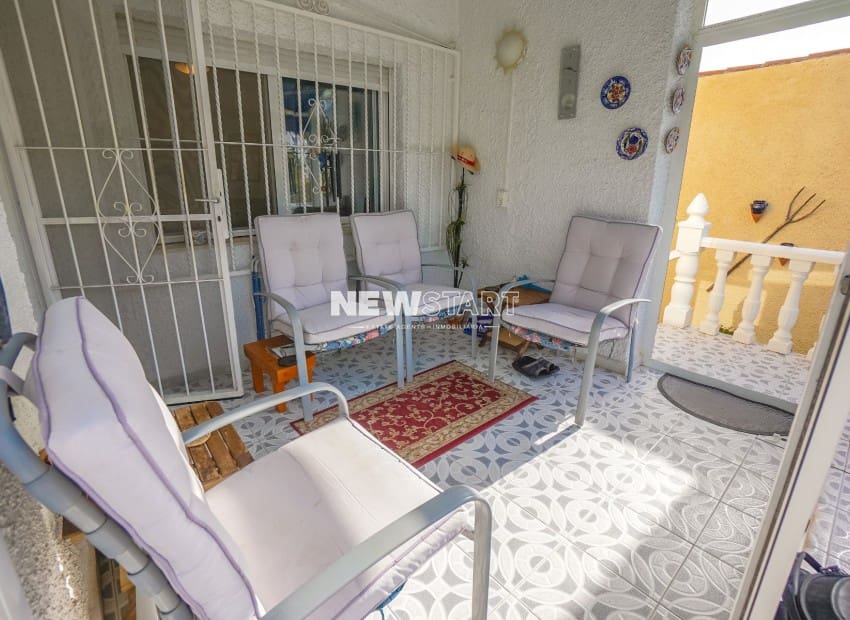 2 makuuhuone Huvila myytävänä paikassa La Marina mukana 
autotalli - 199 950 € (Ref: 9761496)