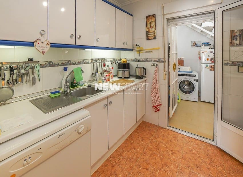 3 makuuhuone Paritalo myytävänä paikassa La Marina mukana uima-altaan - 185 000 € (Ref: 9778623)