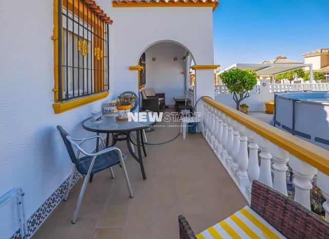 3 sypialnia Dom blizniak na sprzedaż w La Marina, Elche / Elx z basenem - 185 000 € (Ref: 9778623)