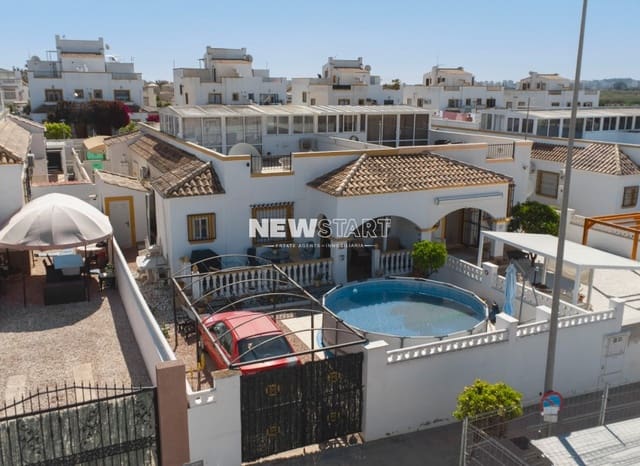 3 sypialnia Dom blizniak na sprzedaż w La Marina, Elche / Elx z basenem - 185 000 € (Ref: 9778623)