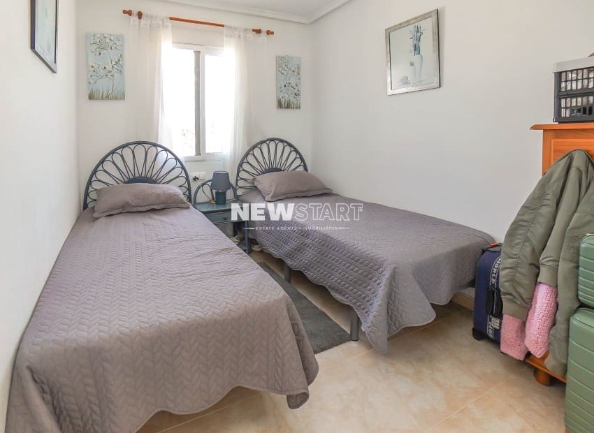 4 sovrum Semi-fristående Villa till salu i La Marina med pool garage - 199 950 € (Ref: 9787702)