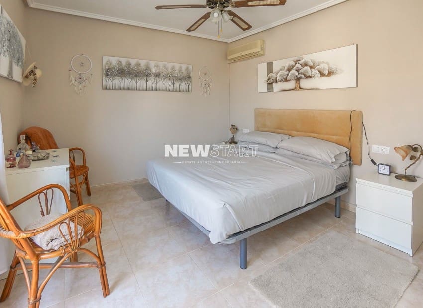 4 sovrum Semi-fristående Villa till salu i La Marina med pool garage - 199 950 € (Ref: 9787702)