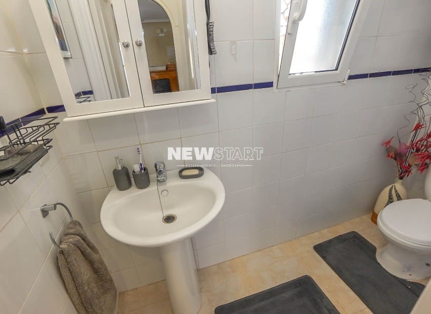 4 sovrum Semi-fristående Villa till salu i La Marina med pool garage - 199 950 € (Ref: 9787702)