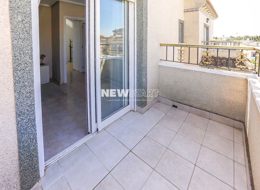 4 sovrum Semi-fristående Villa till salu i La Marina med pool garage - 199 950 € (Ref: 9787702)