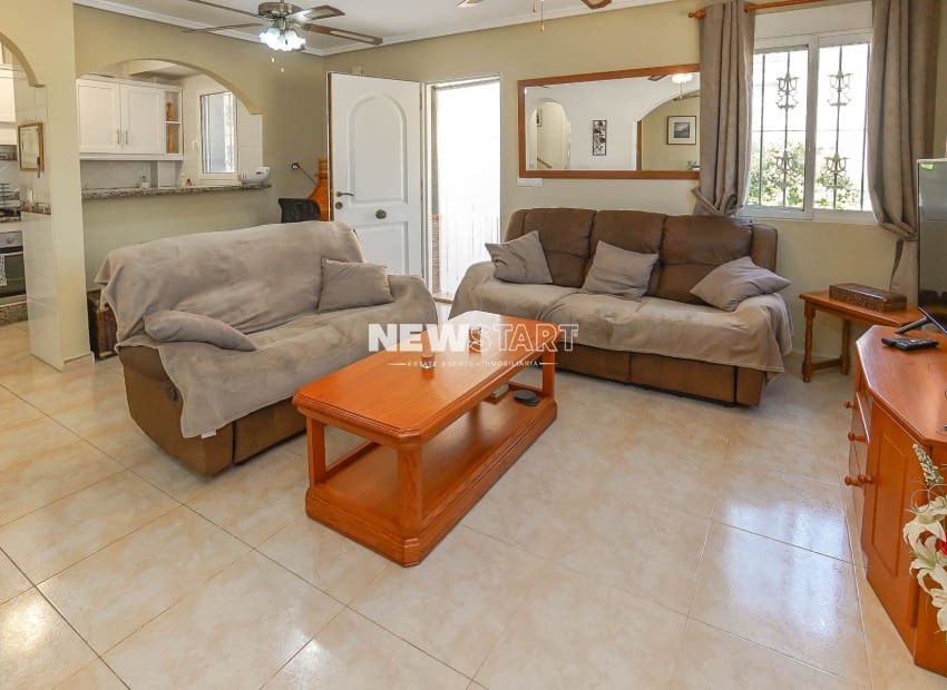 4 sovrum Semi-fristående Villa till salu i La Marina med pool garage - 199 950 € (Ref: 9787702)