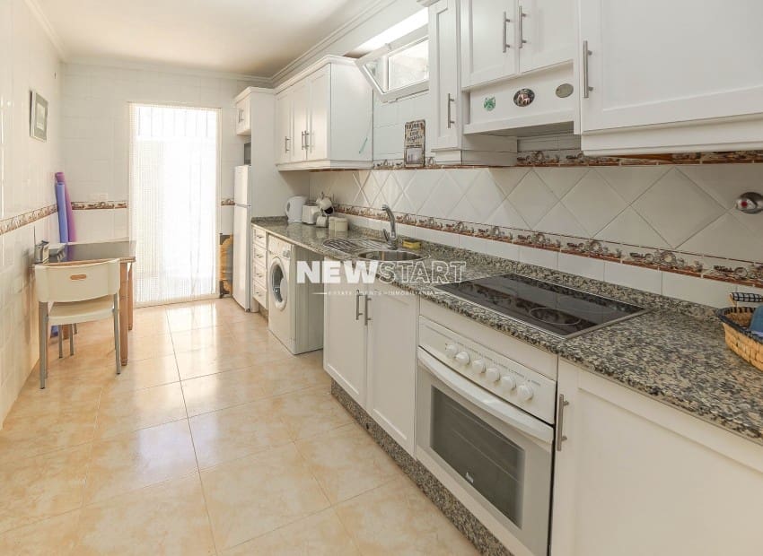 4 sovrum Semi-fristående Villa till salu i La Marina med pool garage - 199 950 € (Ref: 9787702)