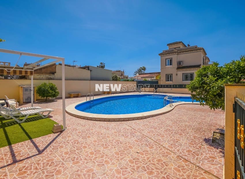 4 sovrum Semi-fristående Villa till salu i La Marina med pool garage - 199 950 € (Ref: 9787702)