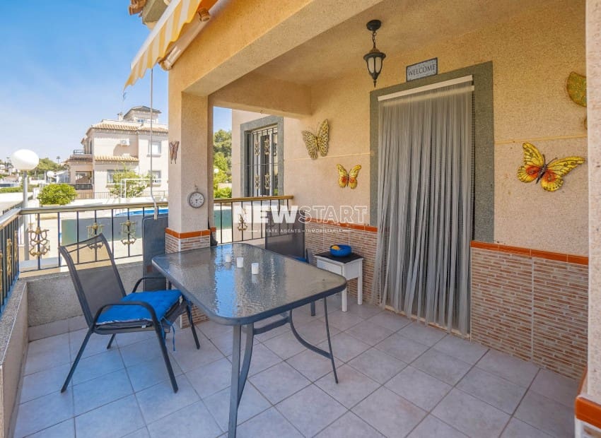4 sovrum Semi-fristående Villa till salu i La Marina med pool garage - 199 950 € (Ref: 9787702)