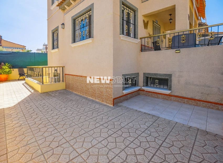 4 sovrum Semi-fristående Villa till salu i La Marina med pool garage - 199 950 € (Ref: 9787702)