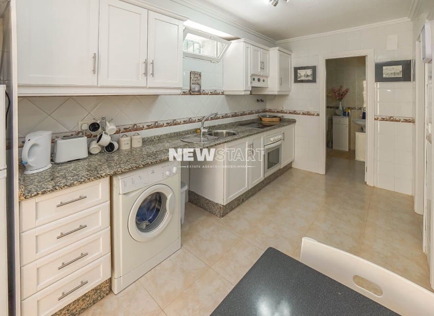 4 sovrum Semi-fristående Villa till salu i La Marina med pool garage - 199 950 € (Ref: 9787702)