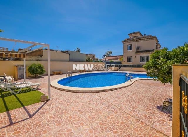 4 soverom Kjedet enebolig til salgs i La Marina, Elche / Elx med svømmebasseng garasje - € 199 950 (Ref: 9787702)