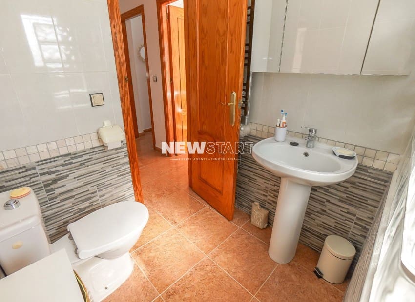 3 makuuhuone Paritalo myytävänä paikassa San Fulgencio mukana uima-altaan - 185 000 € (Ref: 9789757)