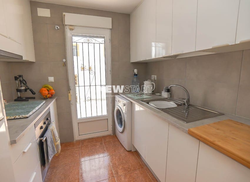 3 makuuhuone Paritalo myytävänä paikassa San Fulgencio mukana uima-altaan - 185 000 € (Ref: 9789757)