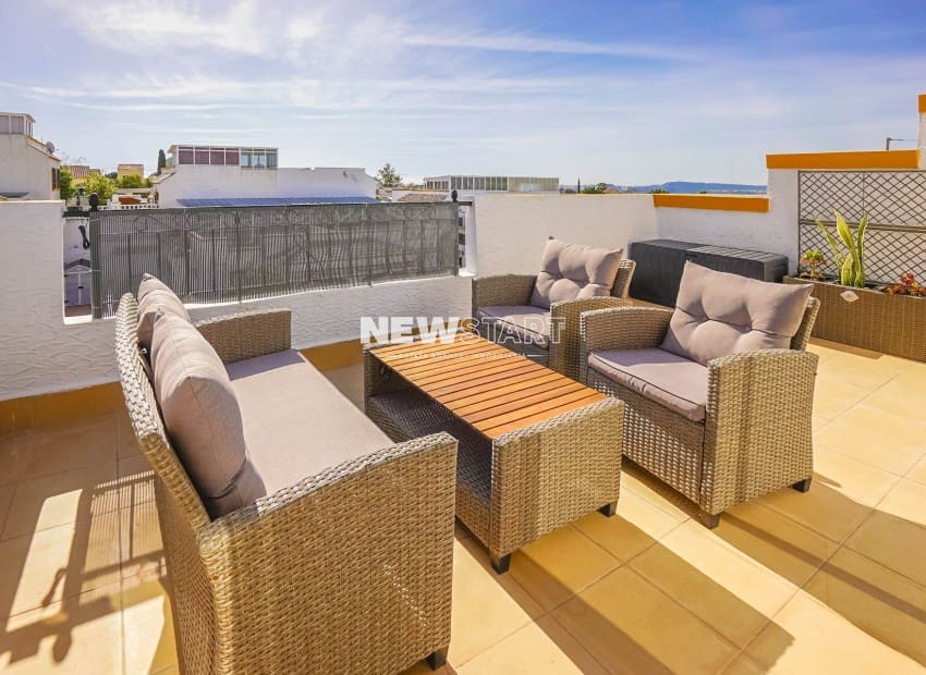 3 makuuhuone Paritalo myytävänä paikassa San Fulgencio mukana uima-altaan - 185 000 € (Ref: 9789757)