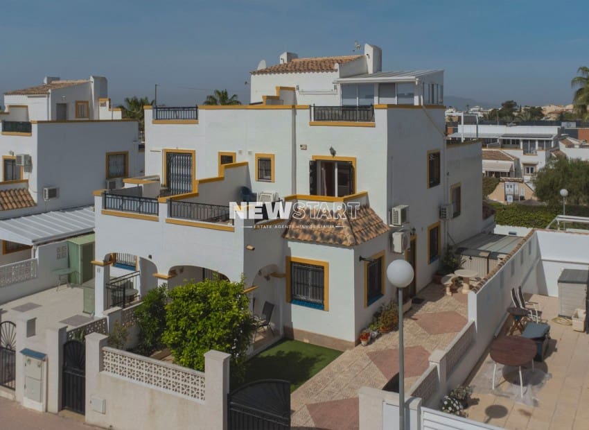 3 makuuhuone Paritalo myytävänä paikassa San Fulgencio mukana uima-altaan - 185 000 € (Ref: 9789757)