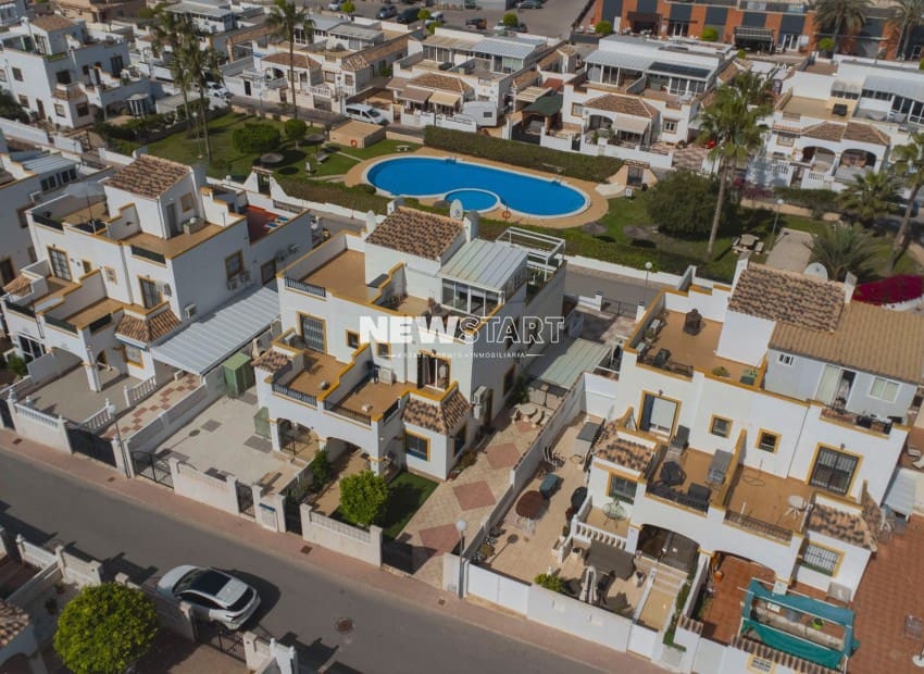 3 makuuhuone Paritalo myytävänä paikassa San Fulgencio mukana uima-altaan - 185 000 € (Ref: 9789757)