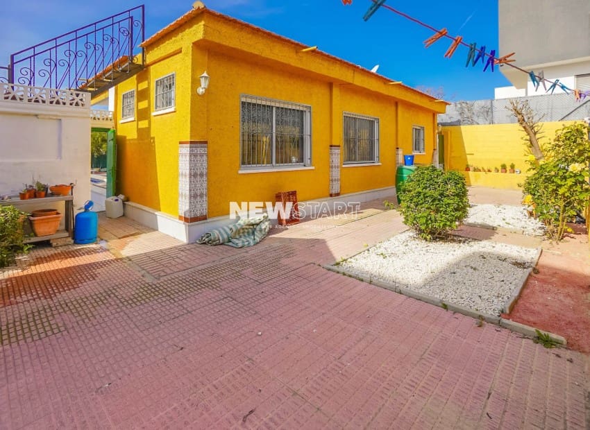 2 Zimmer Villa zu verkaufen in San Fulgencio mit Pool - 349.000 € (Ref: 9801464)
