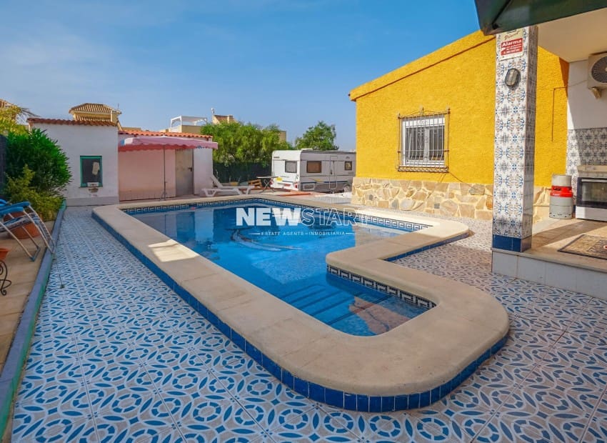 2 Zimmer Villa zu verkaufen in San Fulgencio mit Pool - 349.000 € (Ref: 9801464)