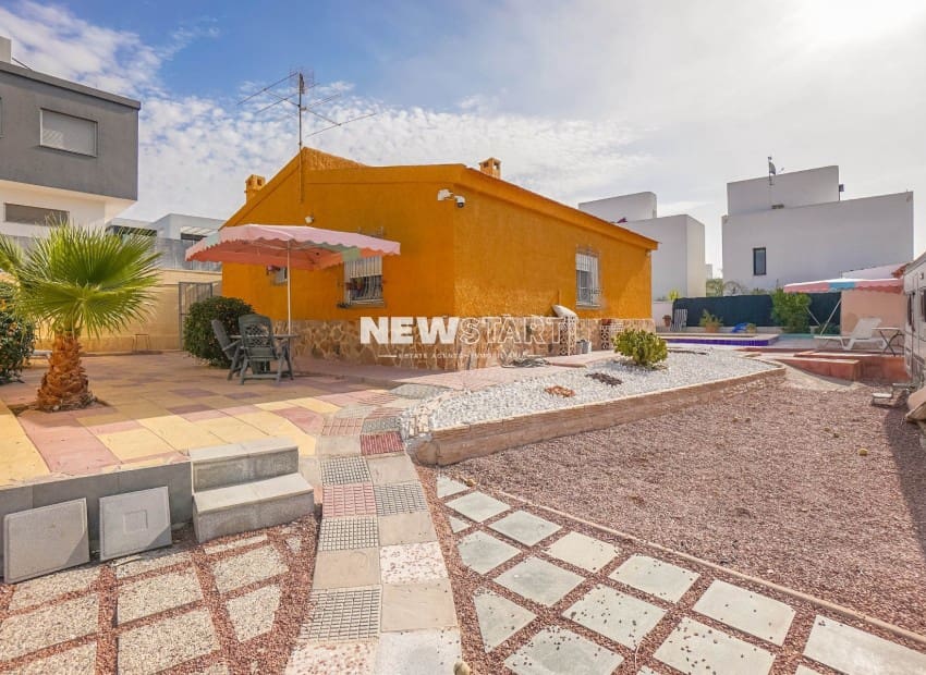 2 Zimmer Villa zu verkaufen in San Fulgencio mit Pool - 349.000 € (Ref: 9801464)