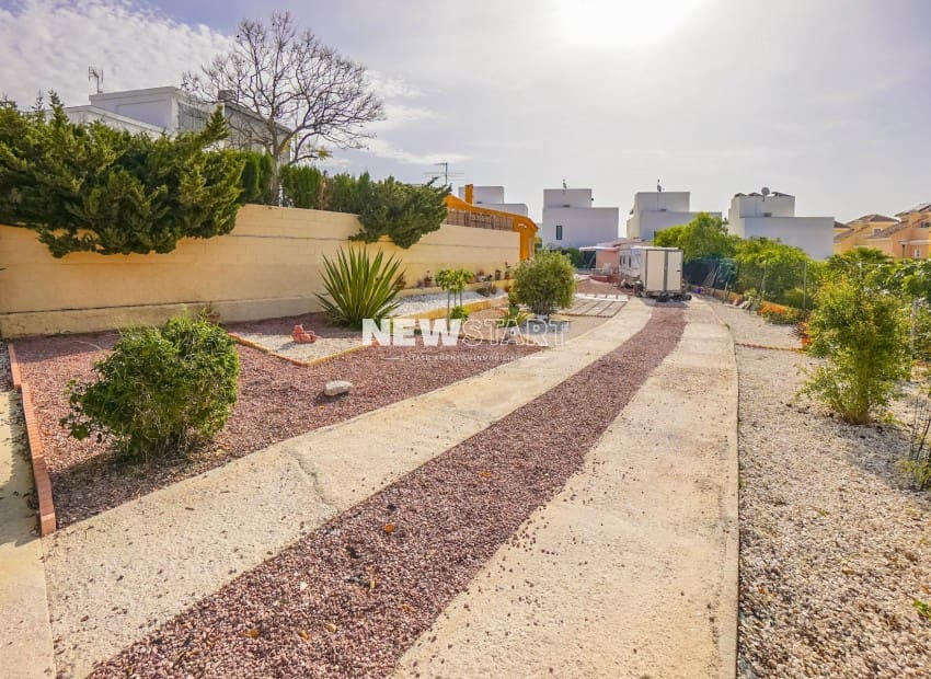 2 Zimmer Villa zu verkaufen in San Fulgencio mit Pool - 349.000 € (Ref: 9801464)