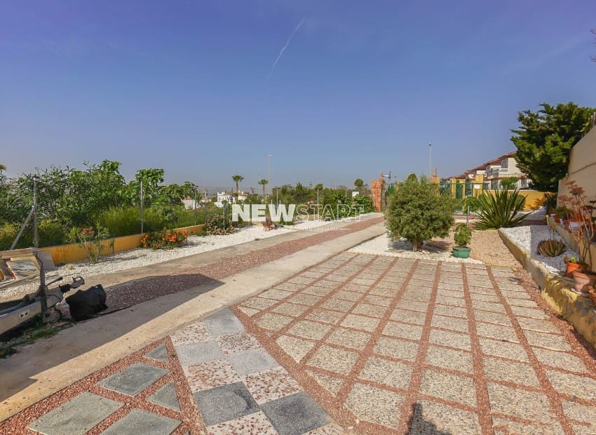 2 Zimmer Villa zu verkaufen in San Fulgencio mit Pool - 349.000 € (Ref: 9801464)