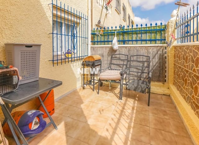 2 Zimmer Haus zu verkaufen in La Marina, Elche / Elx mit Garage - 130.000 € (Ref: 9809796)