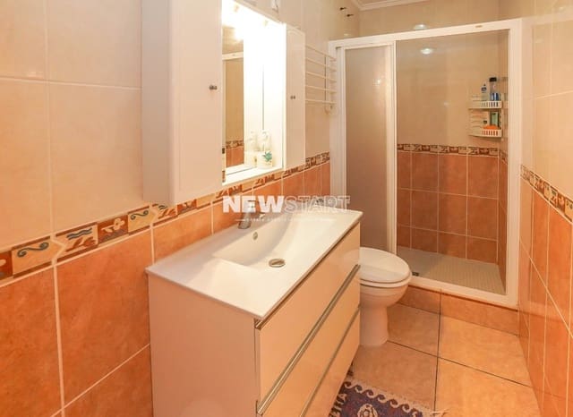 3 bedroom Villa for sale in La Marina, Elche / Elx with garage - € 200,000 (Ref: 9809797)