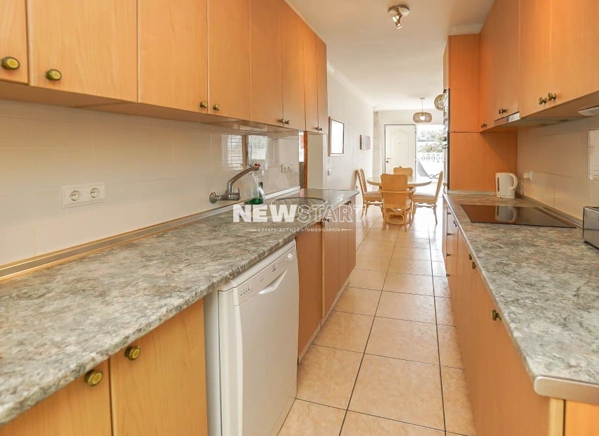 3 bedroom Villa for sale in La Marina with garage - € 200,000 (Ref: 9809797)