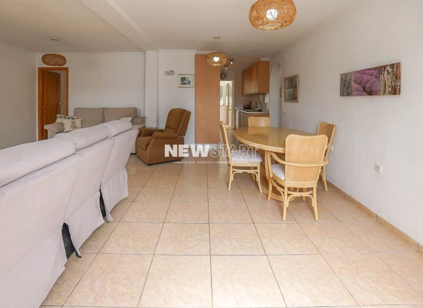 3 bedroom Villa for sale in La Marina with garage - € 200,000 (Ref: 9809797)
