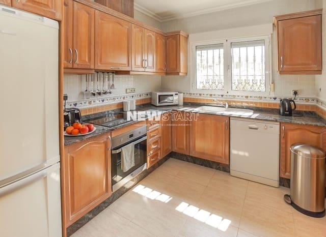 3 soveværelse Villa til salg i San Fulgencio med swimmingpool - € 495.000 (Ref: 9815019)